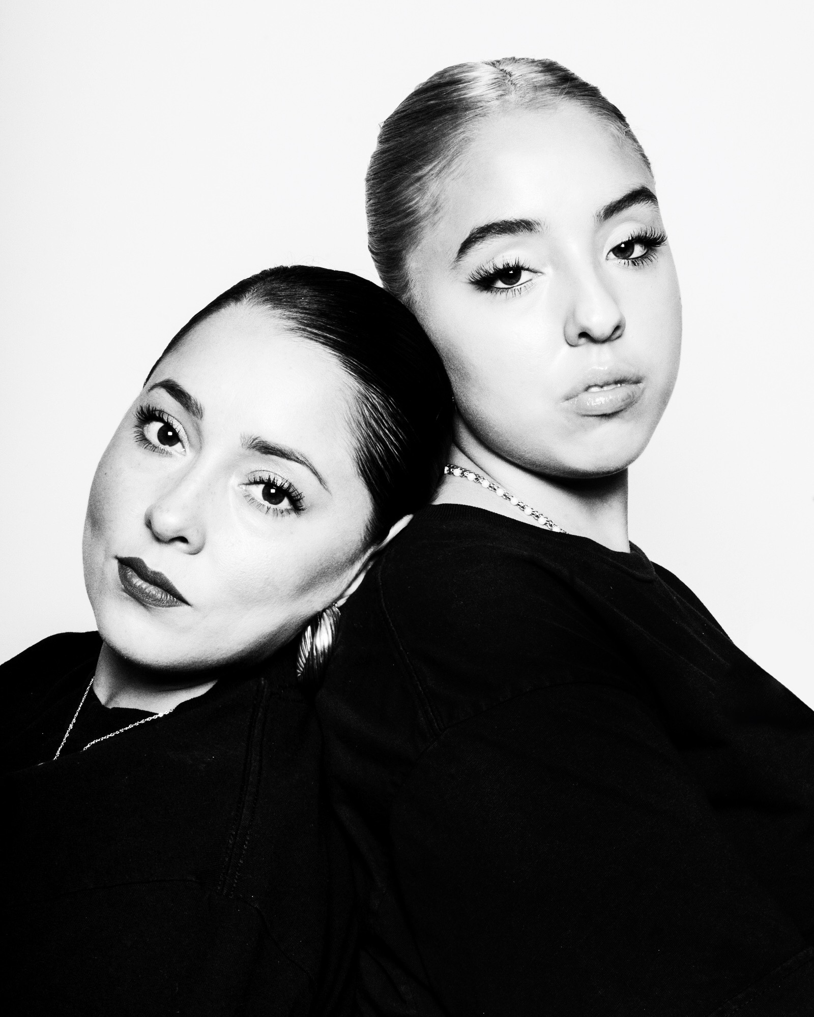Sisters photographed by Aviva Klein 2021